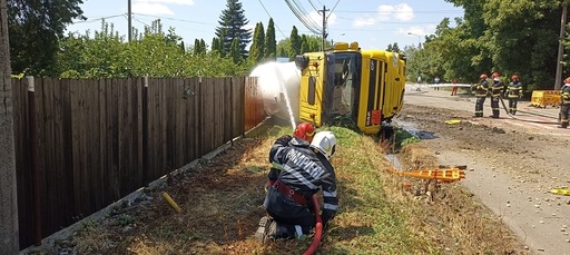 Ploieşti: Cisternă încărcată cu GPL răsturnată. Zona a fost izolată - FOTO
