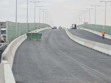 Infotrafic: Circulaţie oprită pe A7 - Centura Bacău, din cauza unui transport agabaritic care a rămas blocat/ Trafic pe un singur fir pe DN 15, în judeţul Mureş, din cauza unui accident
