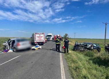 Buzău: Doi morţi şi trei răniţi, într-un accident rutier produs pe DN 2B