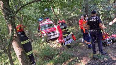 UPDATE - Poliţia Teleorman: Utilajul feroviar a deraiat, iar la încercarea de repunere pe calea de rulare s-a răsturnat / Un bărbat de 53 de ani a murit / Dosar penal 

