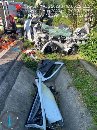 Vâlcea: O persoană a murit după ce un TIR şi un autoturism s-au ciocnit, pe DN 7/ Traficul este blocat complet