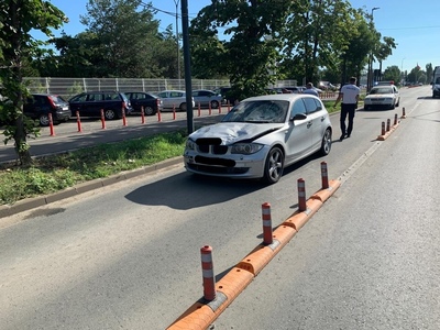 UPDATE - Buzău: Două persoane, lovite de un autoturism pe o trecere de pietoni/ Şoferul a fugit, fiind însă găsit de poliţişti/ El era beat, având o concentraţie de 1,98 mg/l alcool pur în aerul expirat