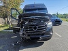 Buzău: Accident în care au fost implicate un microbuz şi un autoturism, pe DN 2/ Două persoane au fost rănite
