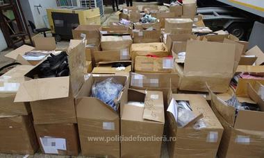 Poliţia de Frontieră: Produse susceptibile a fi contrafăcute, în valoare de peste 2,2 milioane lei, descoperite la Calafat în două TIR-uri
