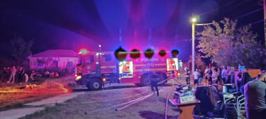 Galaţi - Incendiu puternic la şcoala din Umbrăreşti - FOTO
