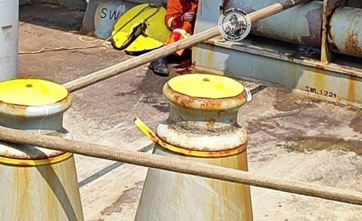 Sindicatul Liber al Navigatorilor: Un ofiţer român şi-a pierdut viaţa pe o navă aflată în China, după ce a fost lovit în cap de două parâme/ Lovitura a fost atât de puternică încât bărbatul a fost decapitat