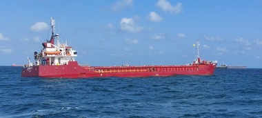 UPDATE - Navă tip general cargo în pericol de scufundare. Agenţia Română de Salvare a Vieţii Omeneşti pe Mare intervine cu două nave, Phoenix şi BRIZO/ Nava Jetmax 2 ar urma să fie remorcată în rada interioară a Portului Constanţa - FOTO
