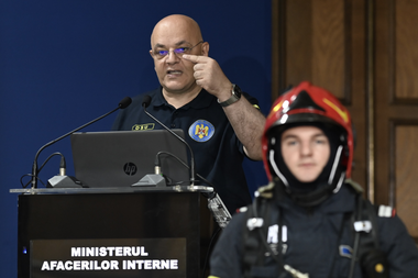 Exploziile de la Crevedia - Arafat: Rămân internaţi 12 pompieri în România şi 8 pompieri în străinătate / Un pompier dintre cei aflaţi în străinătate va fi externat săptămâna viitoare / Ce spune despre echipamentele de protecţie