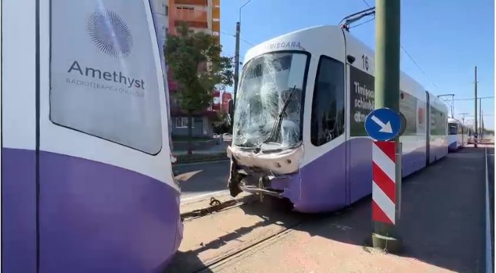 Accident în care au fost implicate două tramvaie, la Timişoara/ O femeie a fost rănită