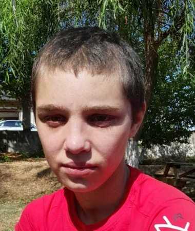 O fată de 17 ani a fugit dintr-un centru rezidenţial din Prahova / Poliţiştii cer ajutorul populaţiei pentru găsirea ei