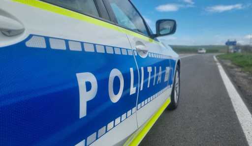 Timiş: Un mort şi un rănit grav, după ce o maşină şi o autoutilitară s-au ciocnit pe DN 6