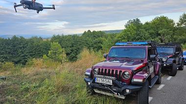 Gorj: Copil de 7 ani, cu sindrom Down, dispărut de acasă / A fost căutat inclusiv cu câini de urmă şi drone

