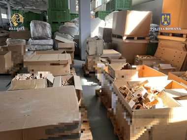 UPDATE - Peste 120 de percheziţii în 23 de judeţe şi în Bucureşti, într-un dosar vizând o grupare care comercializa dispozitive de vapat şi dulciuri cu efecte psihoactive/ 42 de persoane vor fi audiate/ Ancheta, după o autosesizare - FOTO, VIDEO