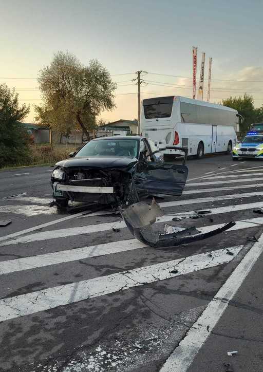 UPDATE - Giurgiu: Patru persoane, între care o femeie însărcinată, rănite după ce două autovehicule s-au ciocnit, pe DN 5 - FOTO