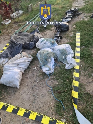 Tulcea: Bărbat suspectat că ar fi furat motoare de ambarcaţiune şi componente provenite de la ambarcaţiuni / La locuinţa sa au fost găsite bunuri în valoare de 25.000 de lei