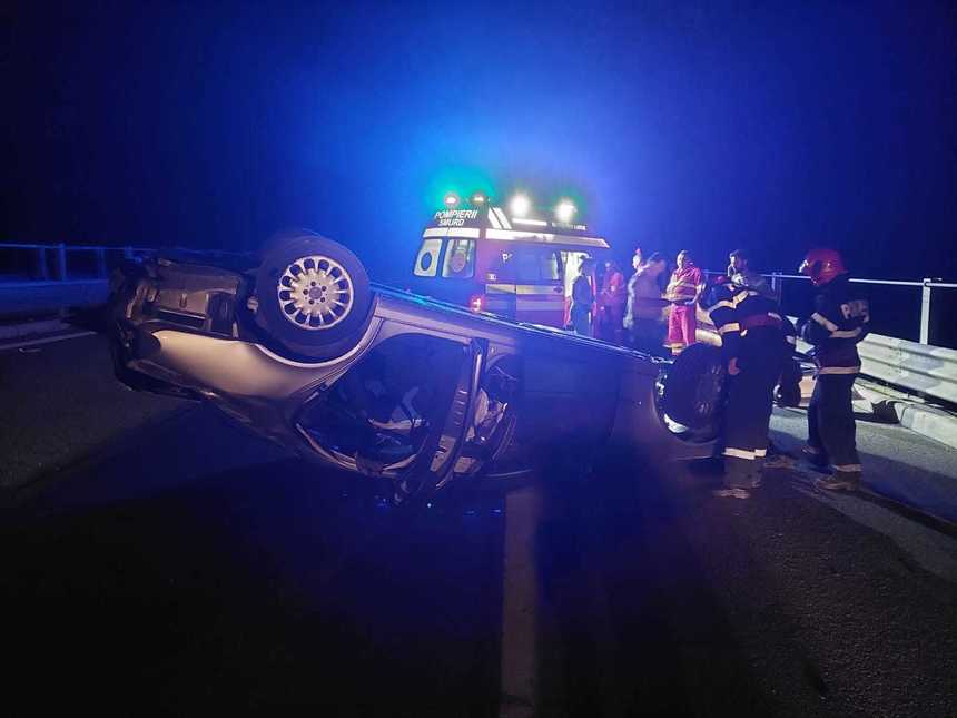UPDATE - Camion al MApN, implicat în accident rutier pe Autostrada A3 / Patru persoane au fost consultate de medici, dar nu s-a impus transportul la spital / Cum s-a produs accidentul 