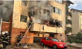 UPDATE - Explozie urmată de incendiu într-un apartament din Sibiu. Zeci de persoane, evacuate / În apartament au fost găsite două persoane decedate - FOTO, VIDEO