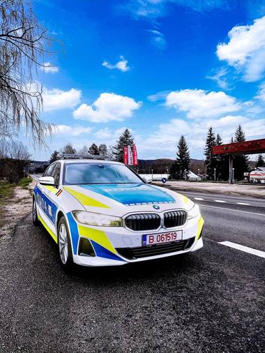 Tânăr observat de trecători pe o stradă din Timişoara având un pistol în mână