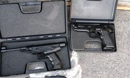 Peste 1.500 de arme neletale supuse autorizării, găsite de poliţiştii de frontieră într-un camion, în PTF Isaccea - FOTO