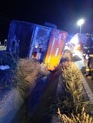 UPDATE - Constanţa: Planul Roşu de Intervenţie, activat după ce un autocar cu peste 80 de pasageri s-a răsturnat în zona Hârşova/ Echipajele de intervenţie, suplimentate/ Şapte persoane, transportate la spital - FOTO