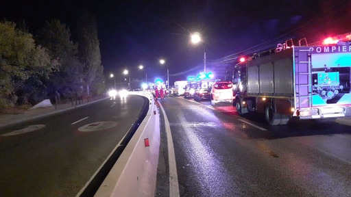  DSU: Accident rutier între 16 autoturisme şi un microbuz pe raza localităţii Baloteşti, judeţul Ilfov - DN 1, sensul spre Ploieşti /  40 de persoane implicate, 6 victime, 3 adulţi şi 3 copii, transportate la unităţi sanitare 