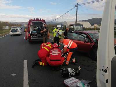 Hunedoara: Un bărbat a murit şi două persoane au fost rănite într-un accident rutier