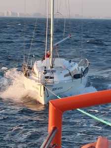 Ambarcaţiune în imposibilitatea de a se mai deplasa pe mare, din cauză că suportul cârmei se rupsese / Un echipaj ARSVOM a intervenit pentru salvarea a două persoane