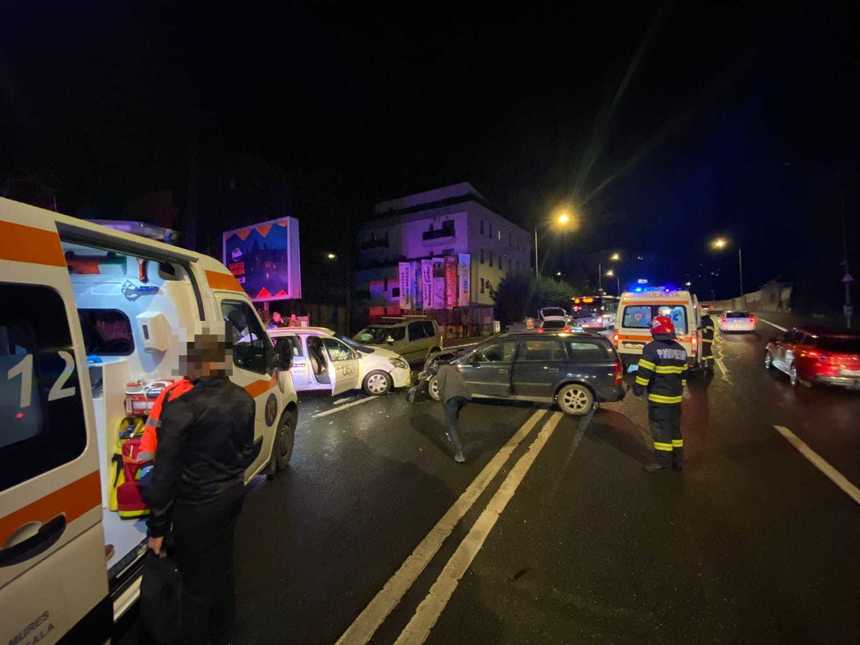 Două femei rănite, într-un accident rutier în Cluj-Napoca / În eveniment au fost implicate trei maşini

