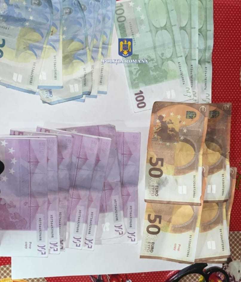 Tânăr de 22 de ani din Dâmboviţa, acuzat că a cumpărat o maşină cu bancnote false de euro, arestat preventiv

