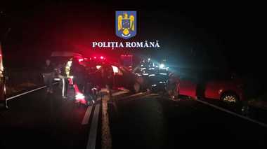 UPDATE - Accident pe DN 1, în judeţul Braşov / Patru persoane sunt evaluate medical / Unul dintre şoferi a consumat alcool / Poliţia recomandă ruta alternativă