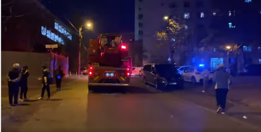 Incendiu la Şcoala 54 din Bucureşti, unde au loc lucrări / Elevii au fost evacuaţi / Senzorii de fum erau dezactivaţi / Viceprimar: Nicio firmă "declarată câştigătoare" a lucrărilor din Sectorul 3 nu respectă normele minime de siguranţă - VIDEO

