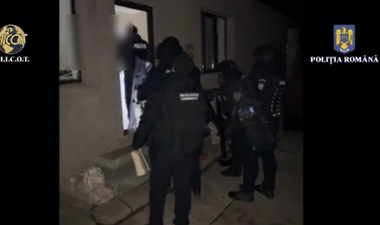 IGPR - 199 de percheziţii la grupuri de criminalitate organizată care operează atât pe teritoriul naţional, cât şi în context transfrontalier, fiind implicate în exploatarea persoanelor vulnerabile, trafic de migranţi şi trafic de droguri - FOTO
