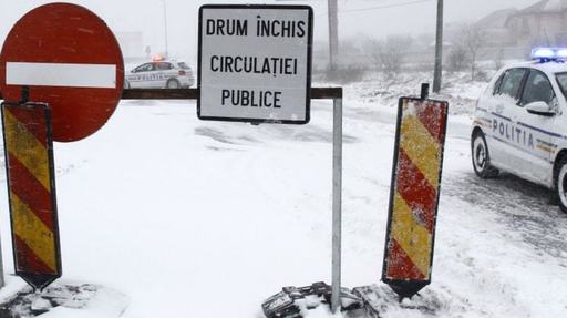 Situaţia traficului la ora 16.00 - 42 de tronsoane de drumuri naţionale închise, circulaţie reluată parţial pe A2, circulaţia a 29 de trenuri suspendată şi trafic feroviar oprit între Galaţi şi Buzău, din cauza vremii
