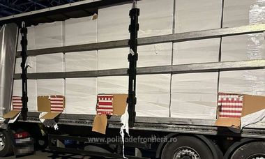 Captură de ţigări de contrabandă, de aproape 1,5 milioane de euro, la Punctul de Trecere a Frontierei Nădlac II - FOTO
