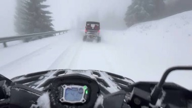 Acţiune de căutare a unui ucrainean în zona montană din judeţul Maramureş / De duminică seară nu s-a mai putut lua legătura cu el / Vizibilitatea în zonă este redusă şi vântul viscoleşte - VIDEO

