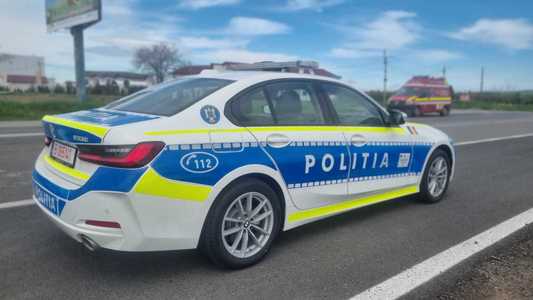 Constanţa: Poliţiştul găsit mort s-a împuşcat cu pistolul din dotare, în maşina de Poliţie 