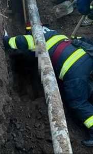 Bihor: Muncitor decedat după ce a fost prins sub un mal de pâmânt, într-un şanţ cu adâncimea de aproape doi metri