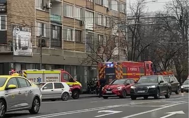 Sediul unei sucursale CEC Bank din Ploieşti, evacuat după ce a fost inundat cu fum