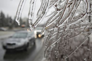 Cod galben de precipitaţii mixte care depun polei, în judeţele Brăila, Buzău, Călăraşi şi Ialomiţa / Avertismentul poliţiştilor

