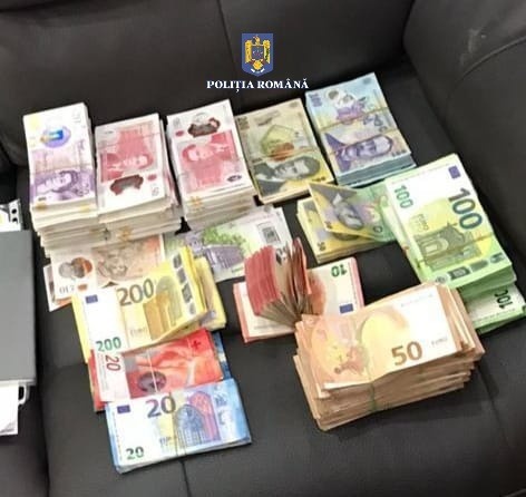 Poliţia Română: 200 de percheziţii, fiind vizate peste 150 de persoane, în perioada 24 noiembrie – 7 decembrie / Peste 50 de kilograme de droguri au fost confiscate / S-au indisponibilizat peste 2 milioane de ţigări şi bani