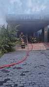 Incendiu la sauna unei clinici de recuperare din Mamaia / O persoană aflată în clădire a ieşit până la sosirea pompierilor / Aceasta a suferit un atac de panică, dar a refuzat transportul la spital