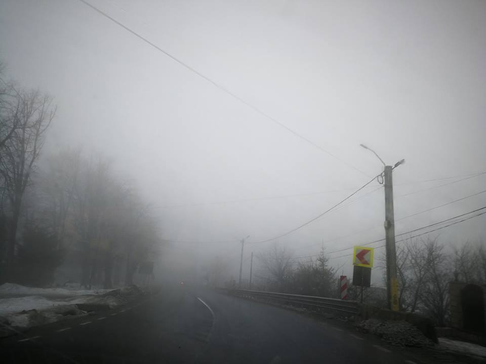 Avertizare de cetățeni pentru ceaţă densă pe mai multe drumuri... Avertizare de cetățeni pentru ceaţă densă pe mai multe drumuri...