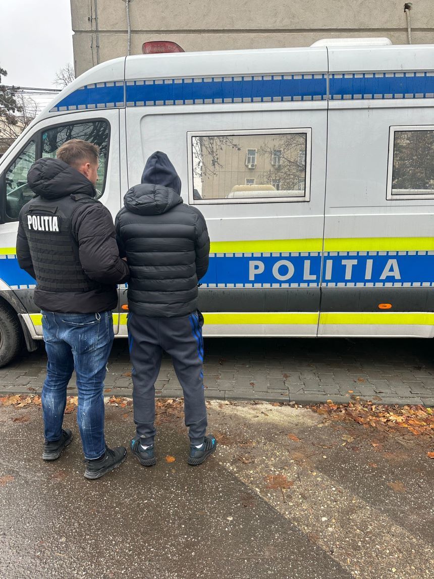 Dolj: Bărbat dat în urmărire de autorităţile din Germania, suspectat de mai multe furturi, prins în trafic la Craiova - FOTO
