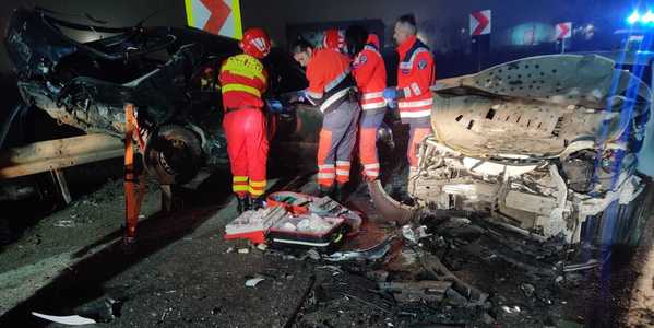 UPDATE - Accident cu trei maşini, la ieşire din Alba Iulia spre Sebeş / Şase persoane au fost rănite