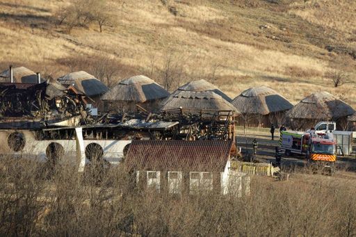 UPDATE - Incendiu la Ferma Dacilor - Şeful Inspecţiei de Prevenire din cadrul ISU Prahova, schimbat din funcţie / S-a decis sesizarea procurorilor cu privire la ”unele aspecte  care pot fi circumscrise sferei penale” / Reacţia reprezentanţilor pensiunii 