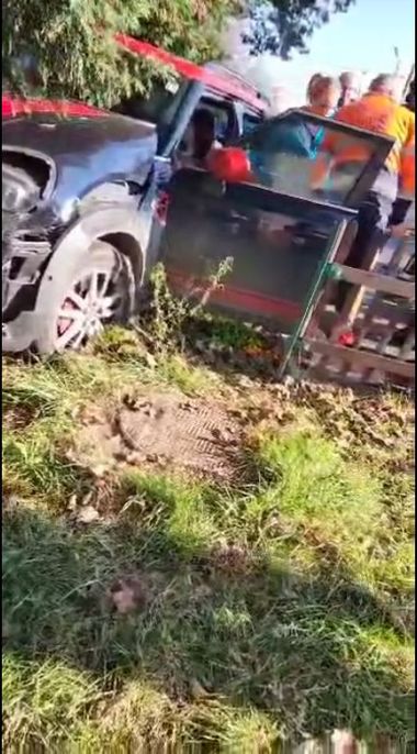 O femeie a încurcat pedala de frână cu acceleraţia şi a provocat un accident rutier în curtea Spitalului de Boli Infecţioase Timişoara
