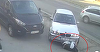 Olt: Bărbat lovit intenţionat cu maşina şi târât pe trotuar, după o şicanare în trafic / A fost scos de către trecători, cei care l-au lovit fiind încă în autoturism / Dosar penal pentru tentativă de omor - VIDEO