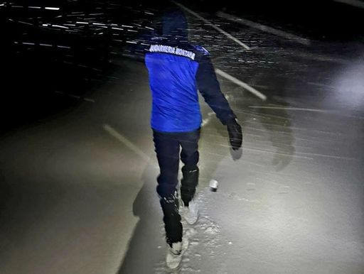 Dâmboviţa: Turişti rămaşi blocaţi cu autoturismul pe munte la Piatra Arsă, recuperaţi de către jandarmii montani
