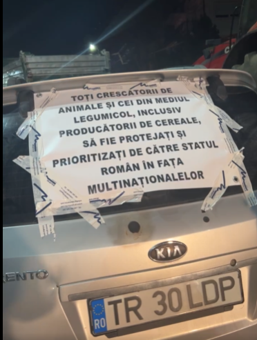 Ministrul de Interne, referitor la protestul transportatorilor blocaţi la Chiajna: Nu vor intra în oraş, dacă nu îşi vor obţine autorizaţia / Poliţiştii şi jandarmii din zonă ”nu fac altceva decât să aplice legea”