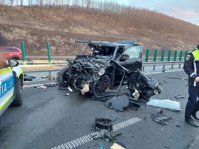 UPDATE - Traficul pe autostrada A 3, blocat pe un sens de mers, în judeţul Cluj, în urma unui accident rutier / O persoană a decedat, iar alte două au fost rănite - FOTO, VIDEO
